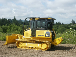 The Allied H4A rescue winch can be installed on a non winch-ready D31-D37-D39-22 dozer from dealer stock. Allied winches come with all necessary mounting brackets and controls.